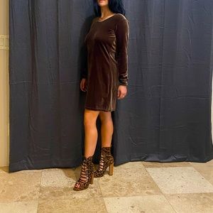 Long sleeve brown velvet dress